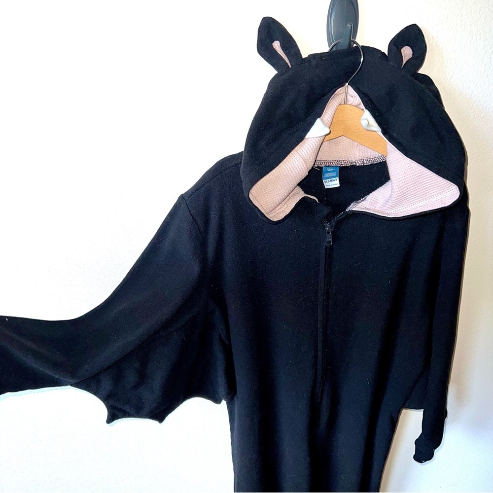 Old Navy Kids’ Onesie Bat Costume Pajama - size M